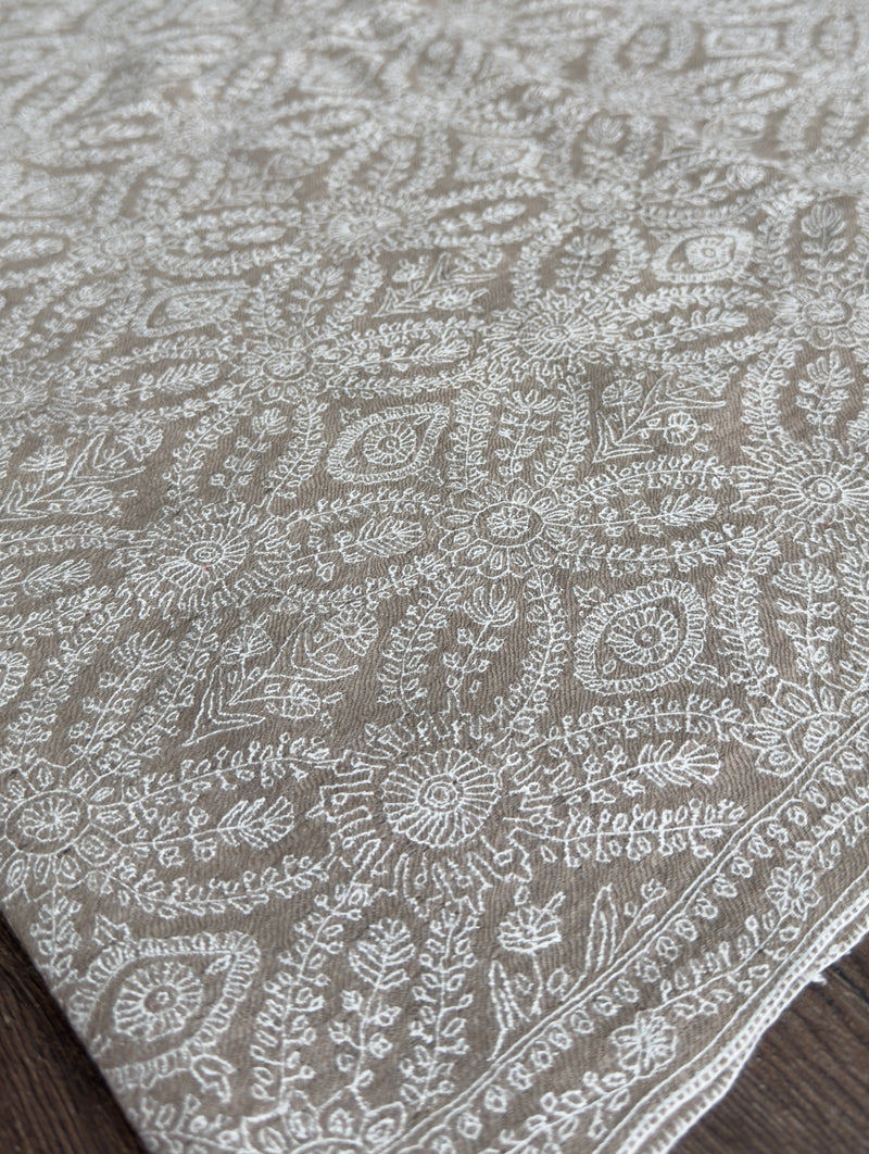 MEN SOZNI HERITAGE JAMAWAR HANDEMBROIDERED PASHMINA SHAWL NATURAL