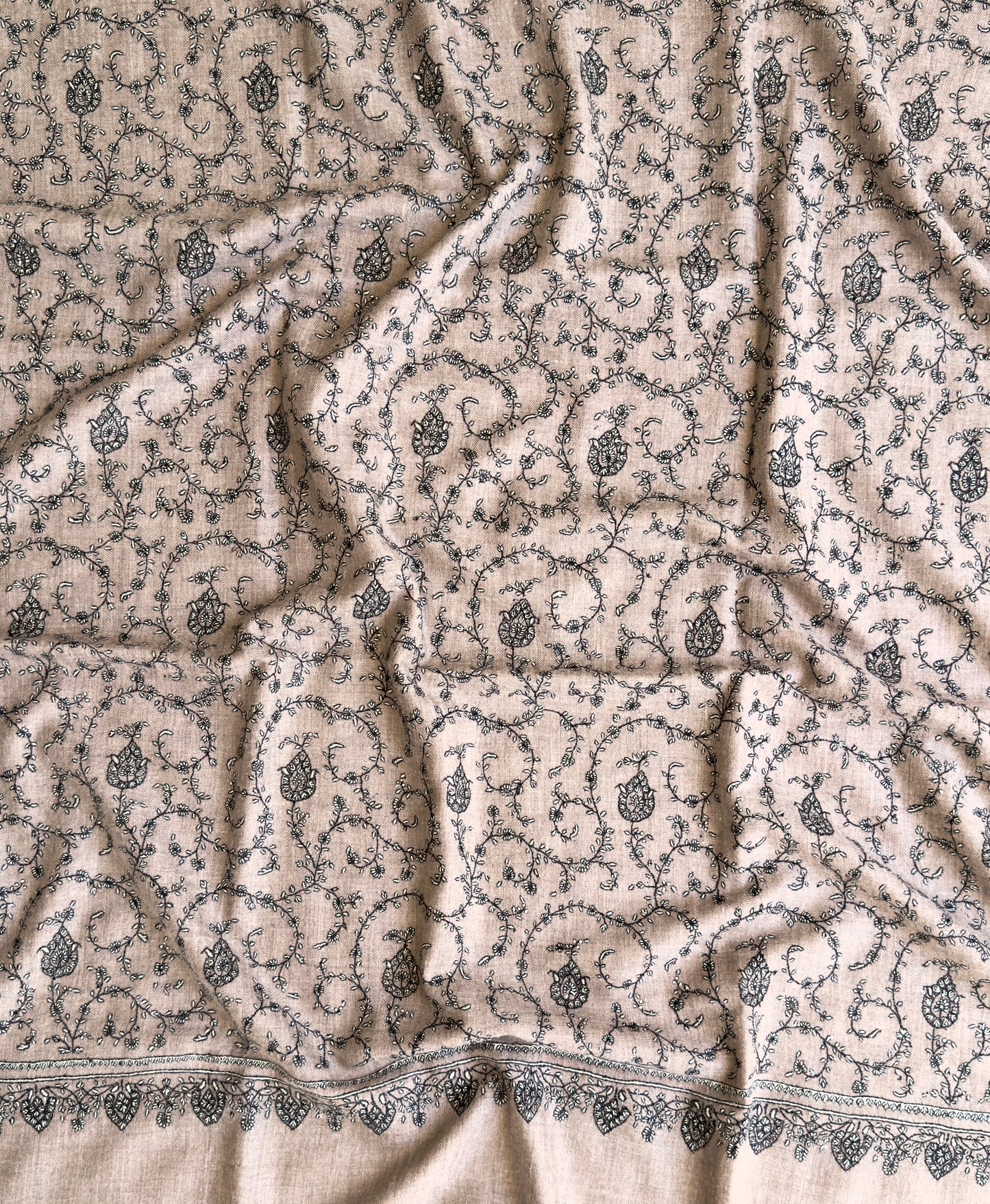 SOZNI JAAL HANDEMBROIDERED PASHMINA SHAWL NATURAL BEIGE