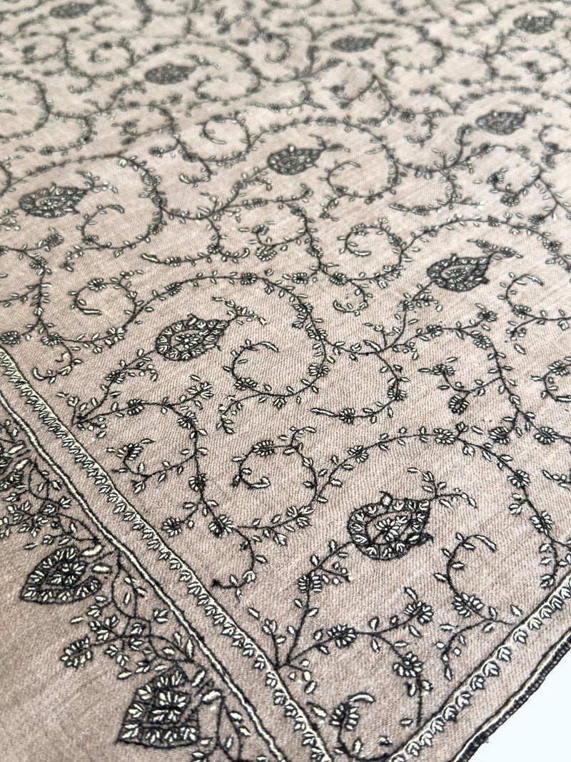 SOZNI JAAL HANDEMBROIDERED PASHMINA SHAWL NATURAL BEIGE