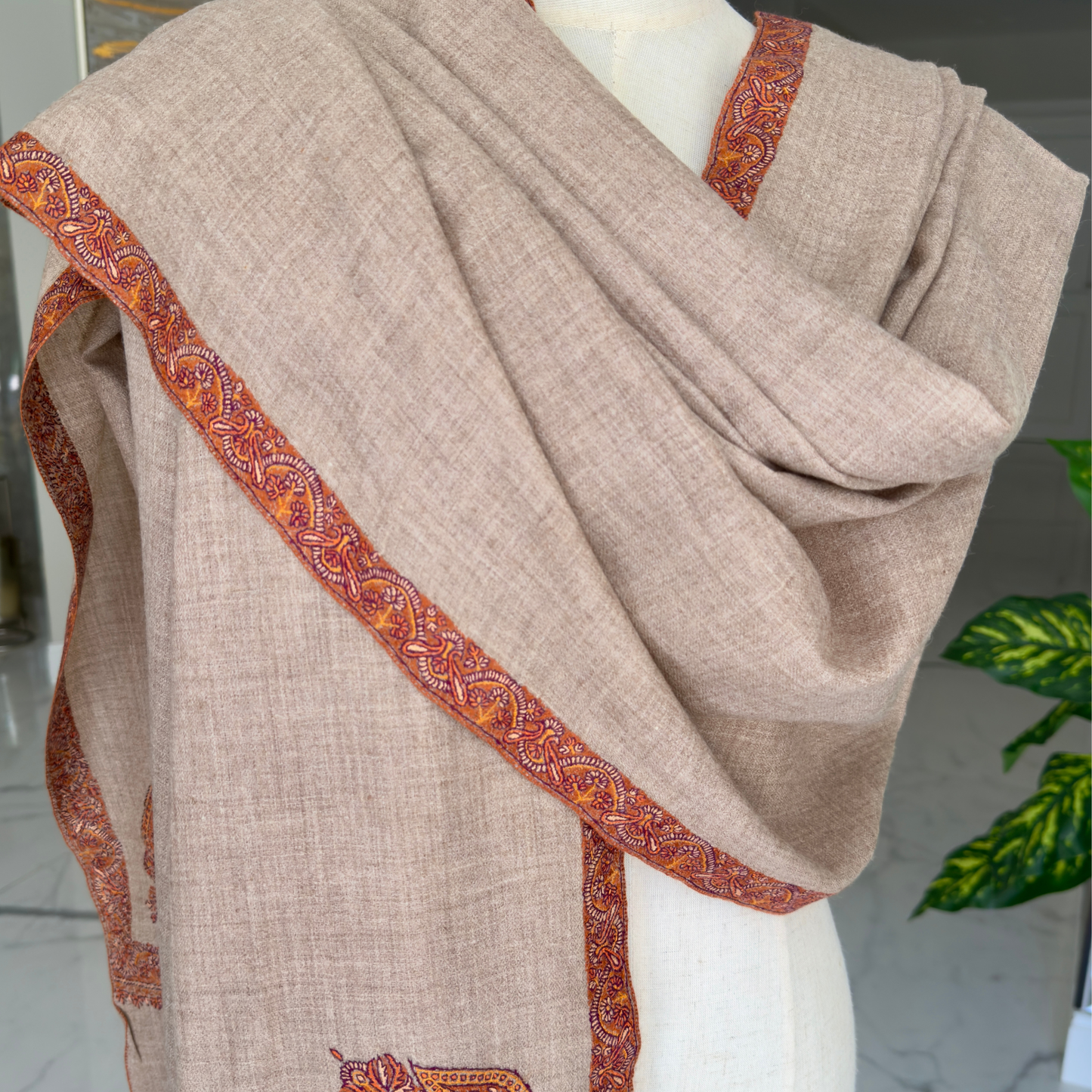 MEN SOZNI HASHI BORDER HANDEMBROIDERED PASHMINA SHAWL BEIGE