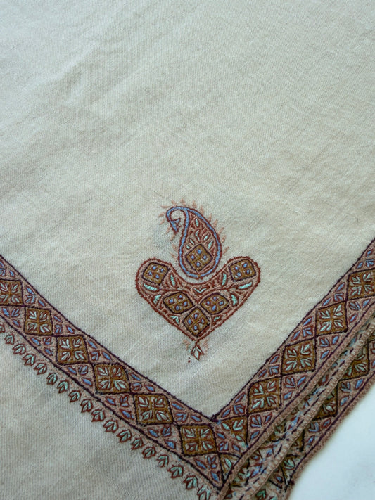 MEN SOZNI HASHI BORDER HANDEMBROIDERED PASHMINA SHAWL CREAM