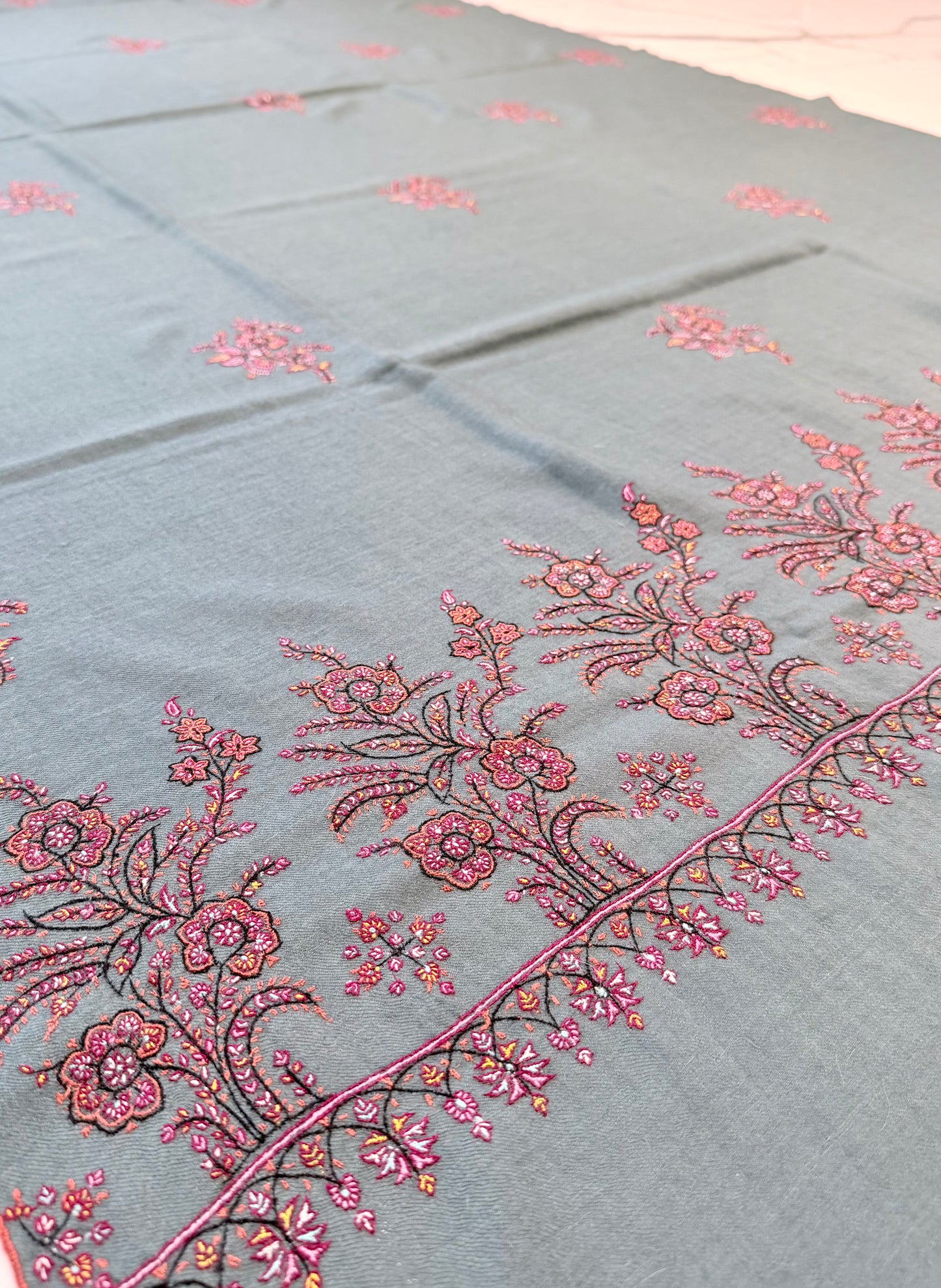 SOZNI BOOTIPALLA HANDEMBROIDERED PASHMINA SHAWL SEAGREEN